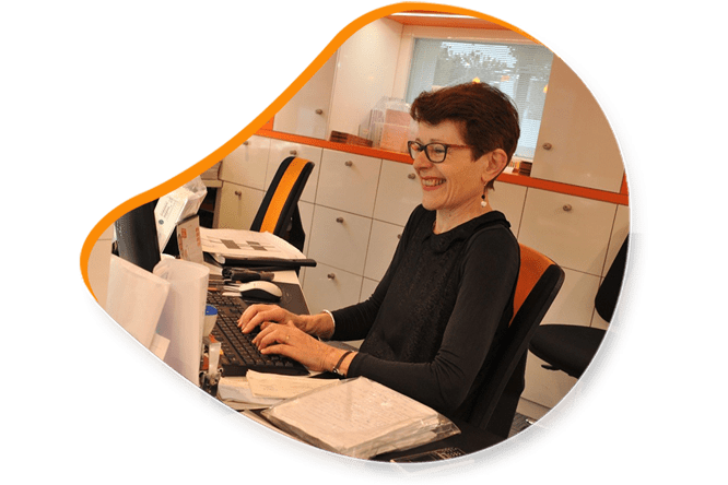 Secretaire sourire - protection anti bruit rosny-sous-bois